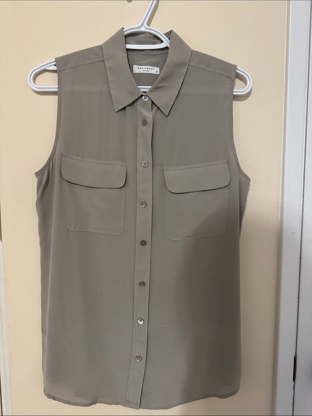 100% Silk Equipment Sleeveless Button-Down Utility Blouse